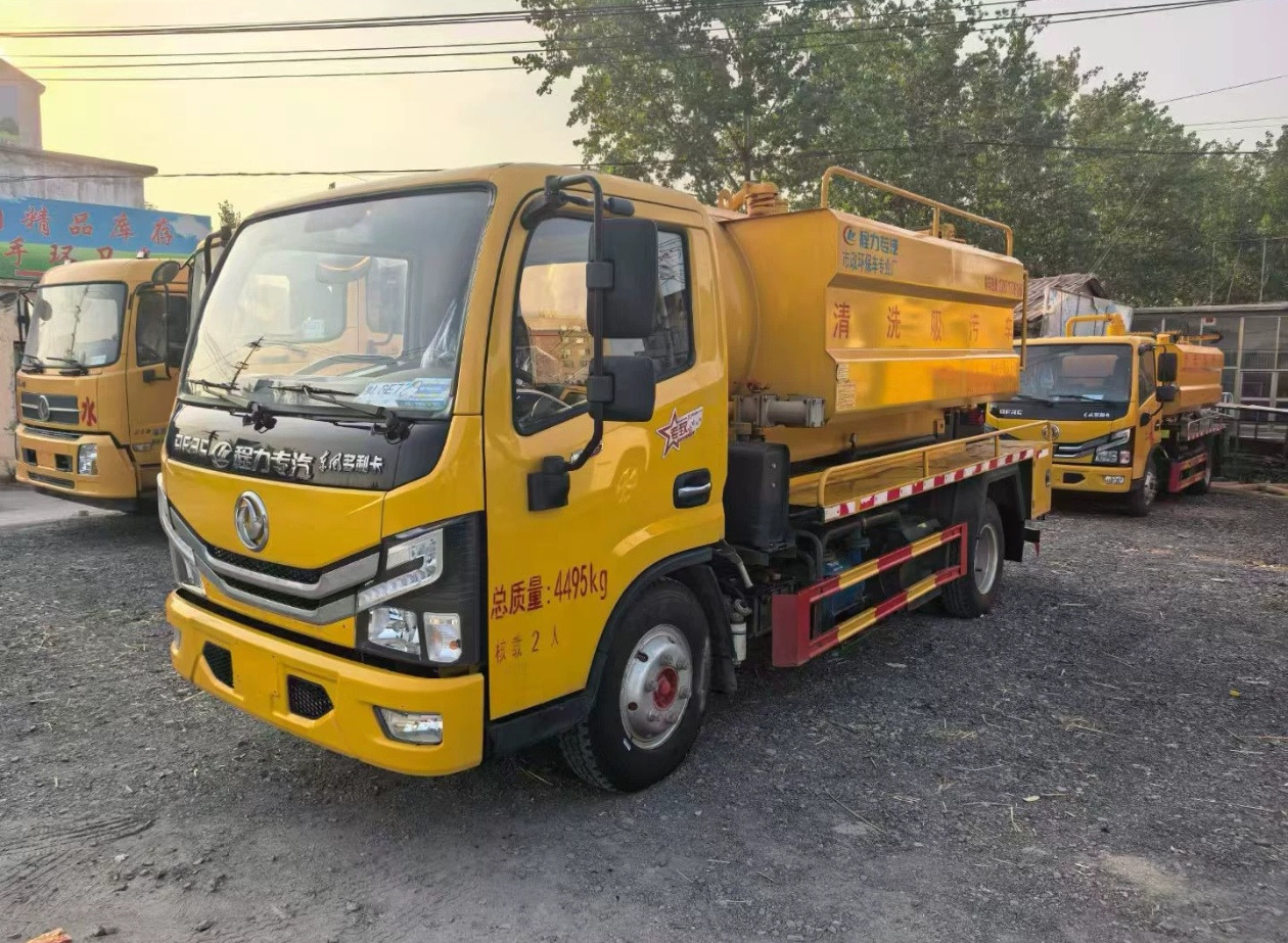 DongFeng Small Sewage Truck - Asenizācijas mašīna: foto 1 DongFeng Small Sewage Truck - Asenizācijas mašīna: foto 1