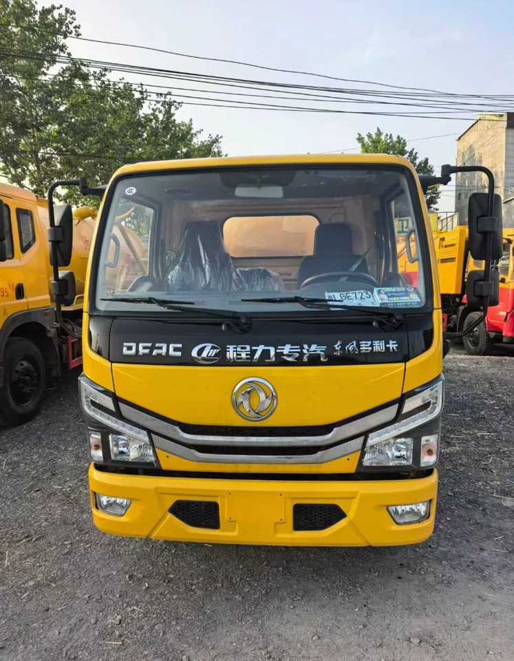 DongFeng Small Sewage Truck - Asenizācijas mašīna: foto 3 DongFeng Small Sewage Truck - Asenizācijas mašīna: foto 3