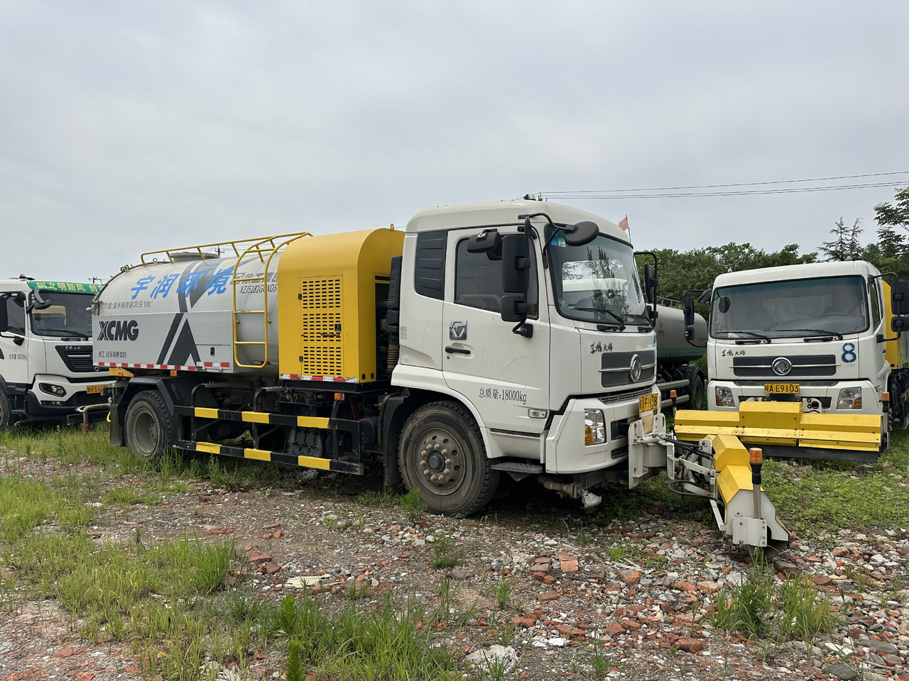 Asenizācijas mašīna Dongfeng Large Vacuum Suction Truck: foto 7