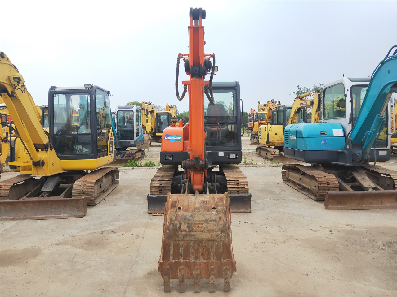 Doosan Crawler Excavator DH55 Good Condition Click for Discount - Kāpurķēžu ekskavators: foto 5 Doosan Crawler Excavator DH55 Good Condition Click for Discount - Kāpurķēžu ekskavators: foto 5