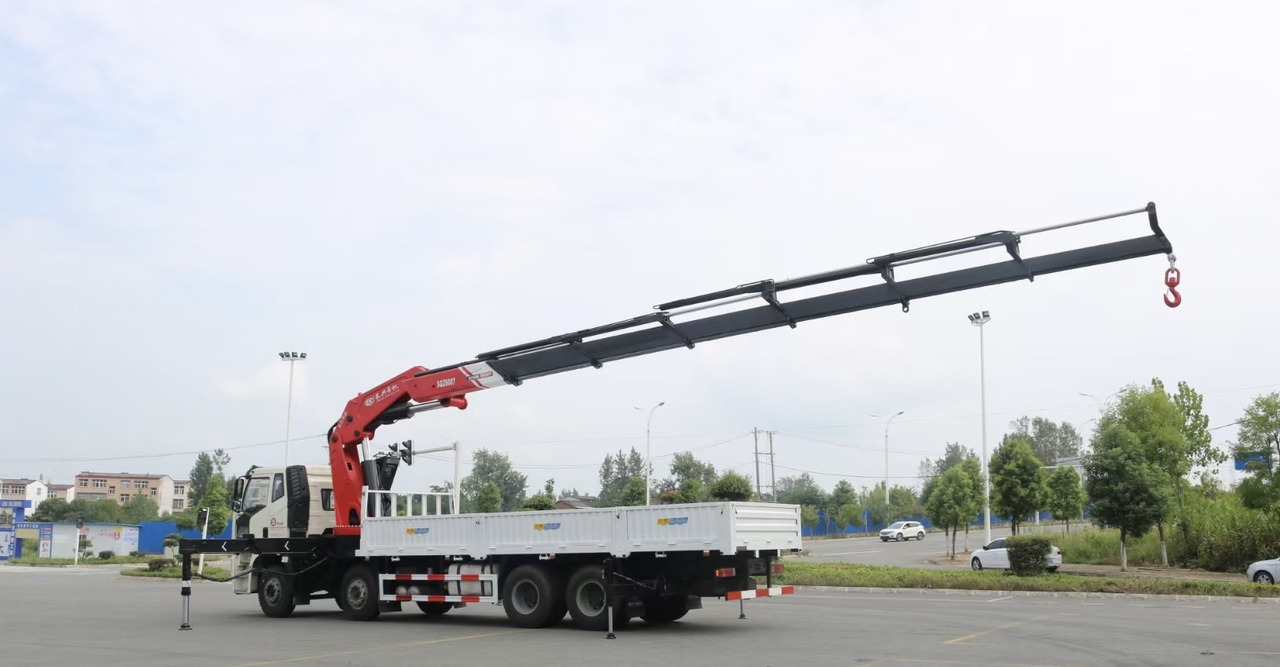 Kravas auto ar manipulatoru FAW JBP 380hp Crane |Truck  Excellent Condition: foto 6