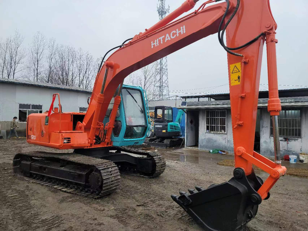 HITACHI EX120-3 - Kāpurķēžu ekskavators: foto 3 HITACHI EX120-3 - Kāpurķēžu ekskavators: foto 3