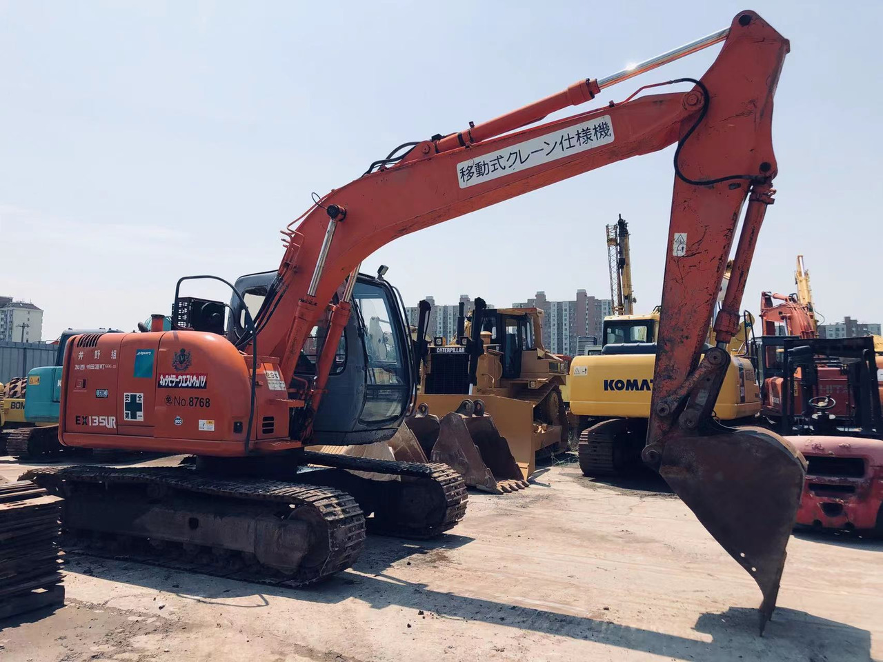 HITACHI EX135 - Kāpurķēžu ekskavators: foto 4 HITACHI EX135 - Kāpurķēžu ekskavators: foto 4