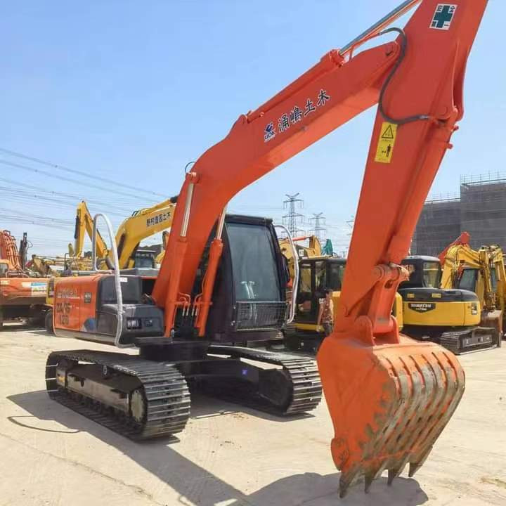 HITACHI Wheel Excavator ZX120 Click Here for Discount - Kāpurķēžu ekskavators: foto 4 HITACHI Wheel Excavator ZX120 Click Here for Discount - Kāpurķēžu ekskavators: foto 4