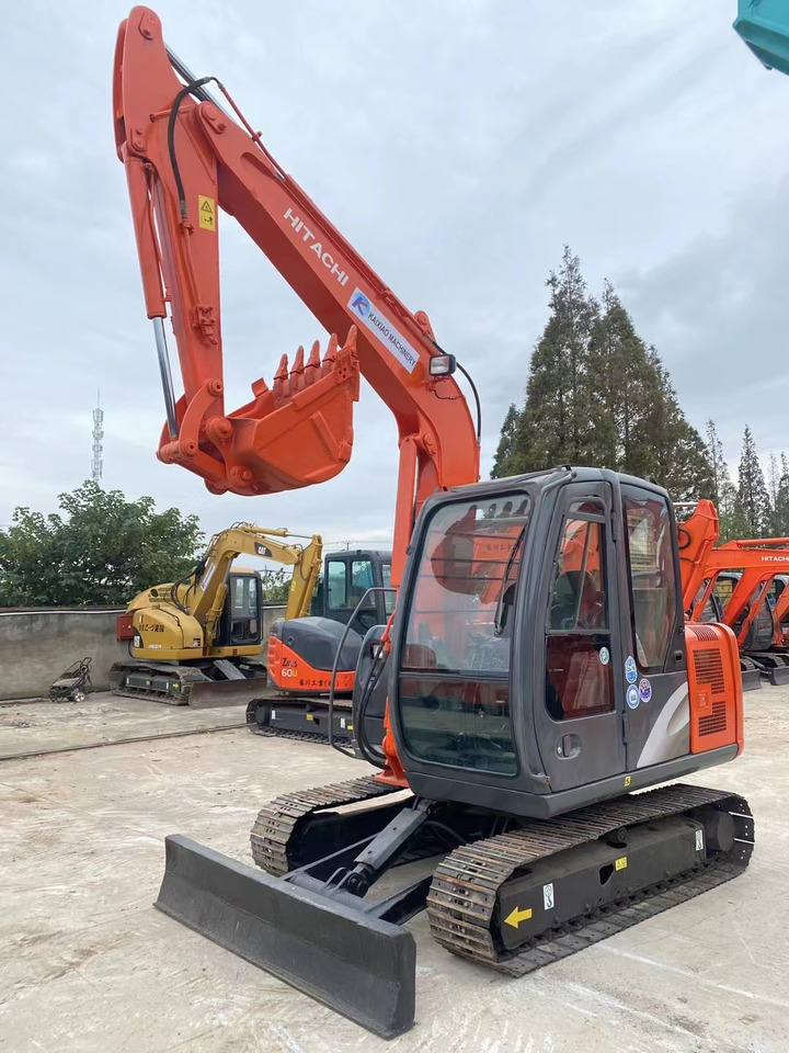 HITACHI ZX60 - Kāpurķēžu ekskavators: foto 5 HITACHI ZX60 - Kāpurķēžu ekskavators: foto 5