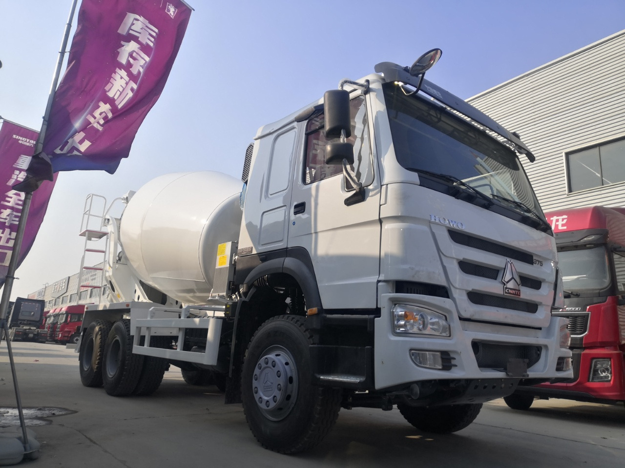 HOWO 10Cube Cement Mixer Truck 6*4 Click Here for Discount - Betonvedējs: foto 1 HOWO 10Cube Cement Mixer Truck 6*4 Click Here for Discount - Betonvedējs: foto 1