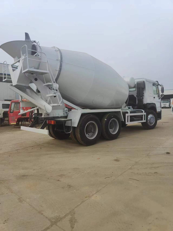 HOWO 375 Cement Mixer Truck 6*4 - Betonvedējs: foto 5 HOWO 375 Cement Mixer Truck 6*4 - Betonvedējs: foto 5