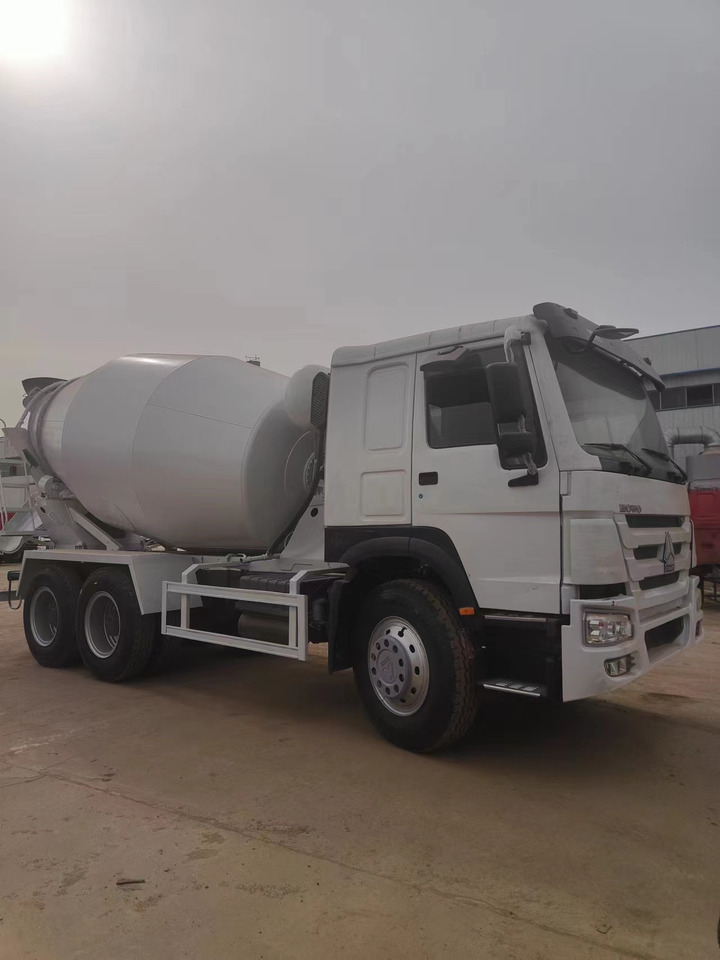 HOWO 375 Cement Mixer Truck 6*4 - Betonvedējs: foto 3 HOWO 375 Cement Mixer Truck 6*4 - Betonvedējs: foto 3