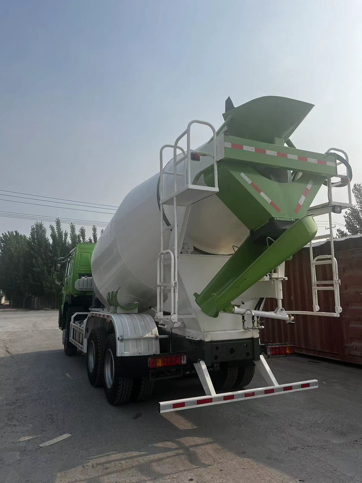 HOWO Cement Mixer Truck 6*4 - Betonvedējs: foto 5 HOWO Cement Mixer Truck 6*4 - Betonvedējs: foto 5