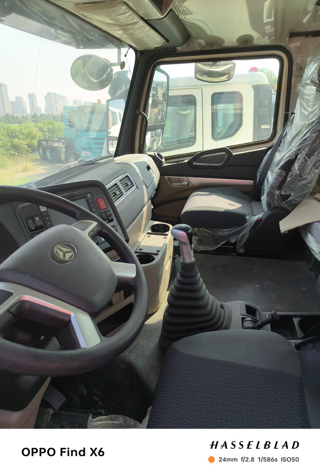 HOWO HaoHan N5G Cement Mixer Truck - Betonvedējs: foto 5 HOWO HaoHan N5G Cement Mixer Truck - Betonvedējs: foto 5