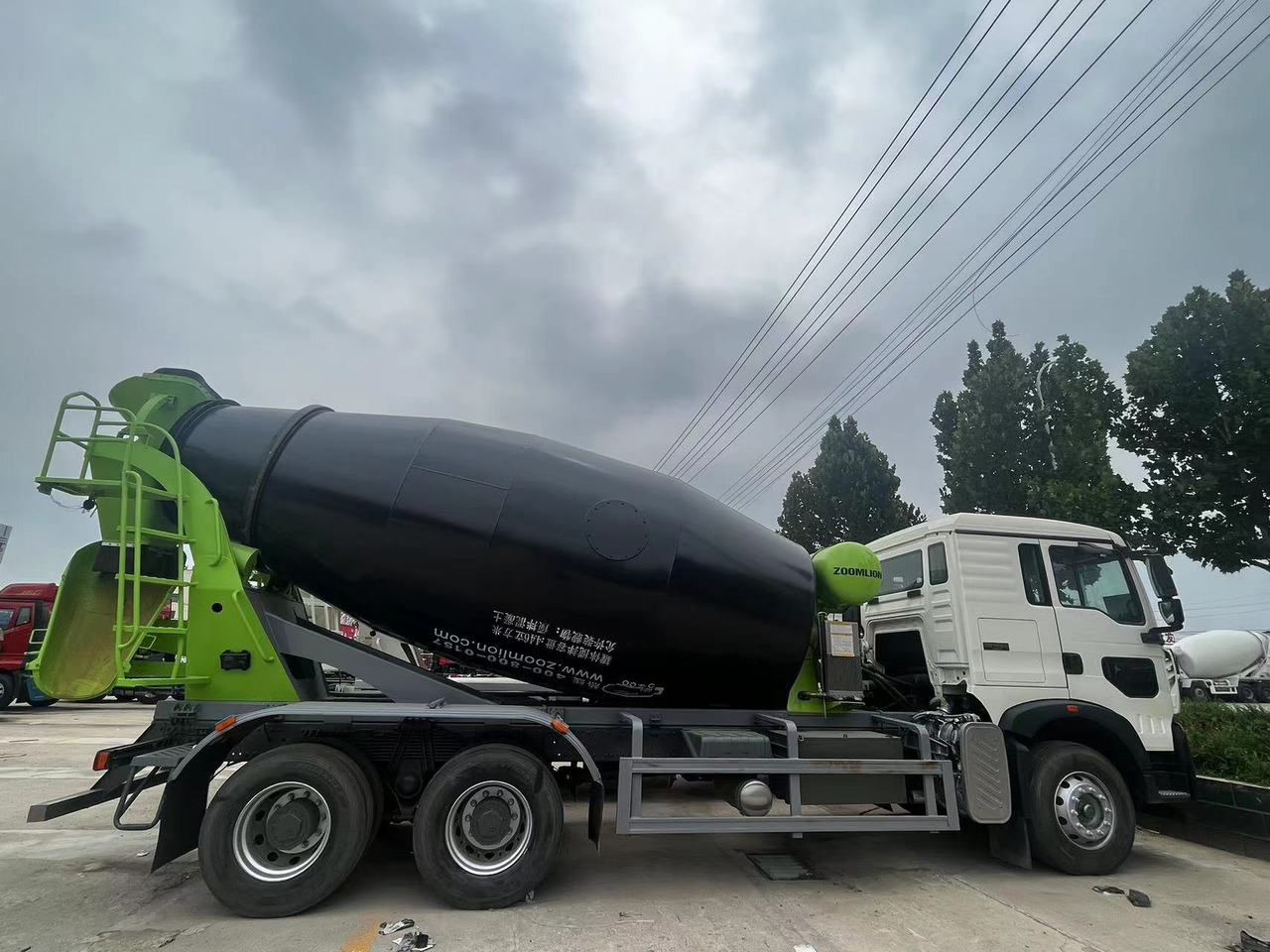 HOWO TX350 Cement Mixer Truck - Betonvedējs: foto 1 HOWO TX350 Cement Mixer Truck - Betonvedējs: foto 1