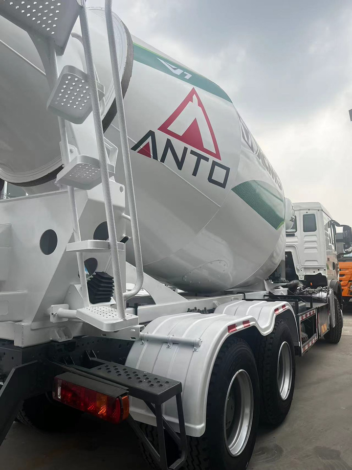 HOWO TX350 Cement Mixer Truck - Betonvedējs: foto 5 HOWO TX350 Cement Mixer Truck - Betonvedējs: foto 5