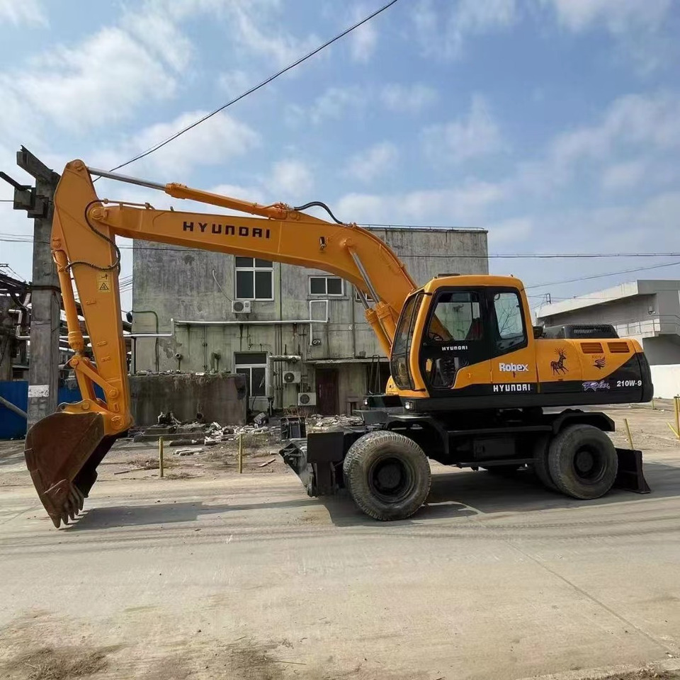 HYUNDAI R210W-9 - Kāpurķēžu ekskavators: foto 2 HYUNDAI R210W-9 - Kāpurķēžu ekskavators: foto 2