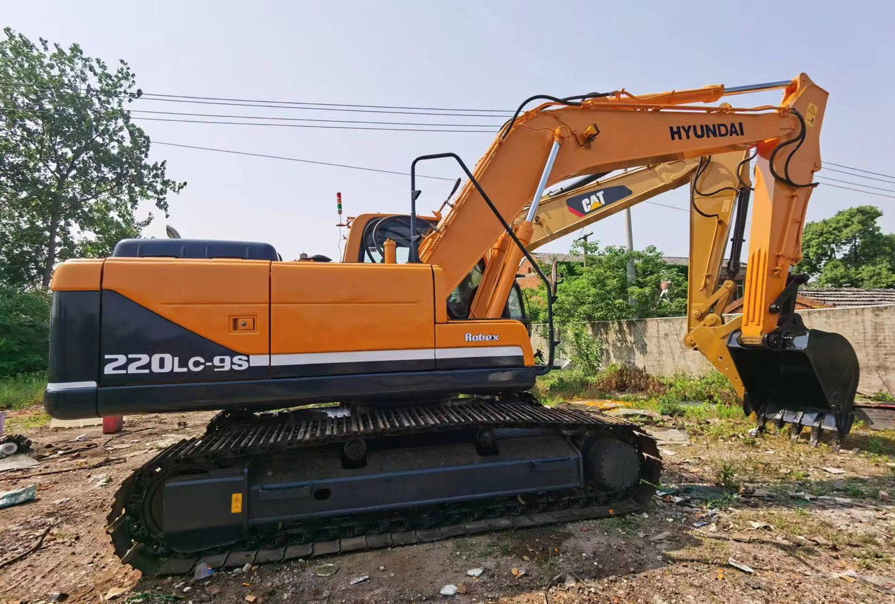 HYUNDAI R220-9S - Kāpurķēžu ekskavators: foto 1 HYUNDAI R220-9S - Kāpurķēžu ekskavators: foto 1