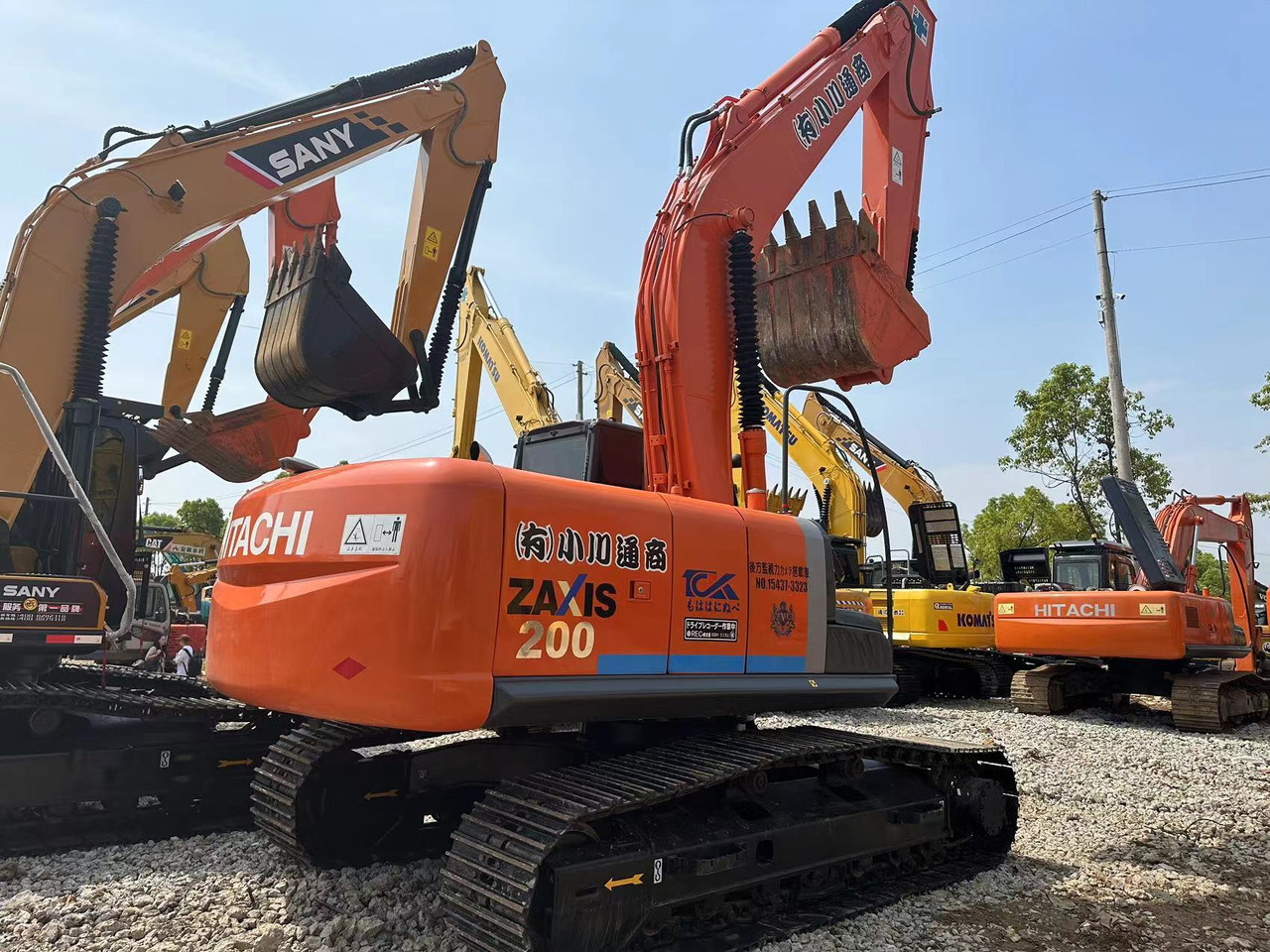 Hitachi ZX200 Excavator Click for Discount - Ekskavators: foto 1 Hitachi ZX200 Excavator Click for Discount - Ekskavators: foto 1