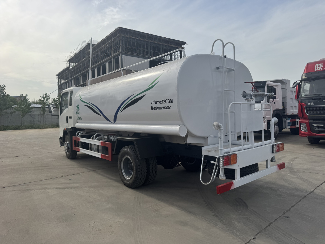 Howo Water Tanker Click for Discount - Ūdens sūknis: foto 4 Howo Water Tanker Click for Discount - Ūdens sūknis: foto 4