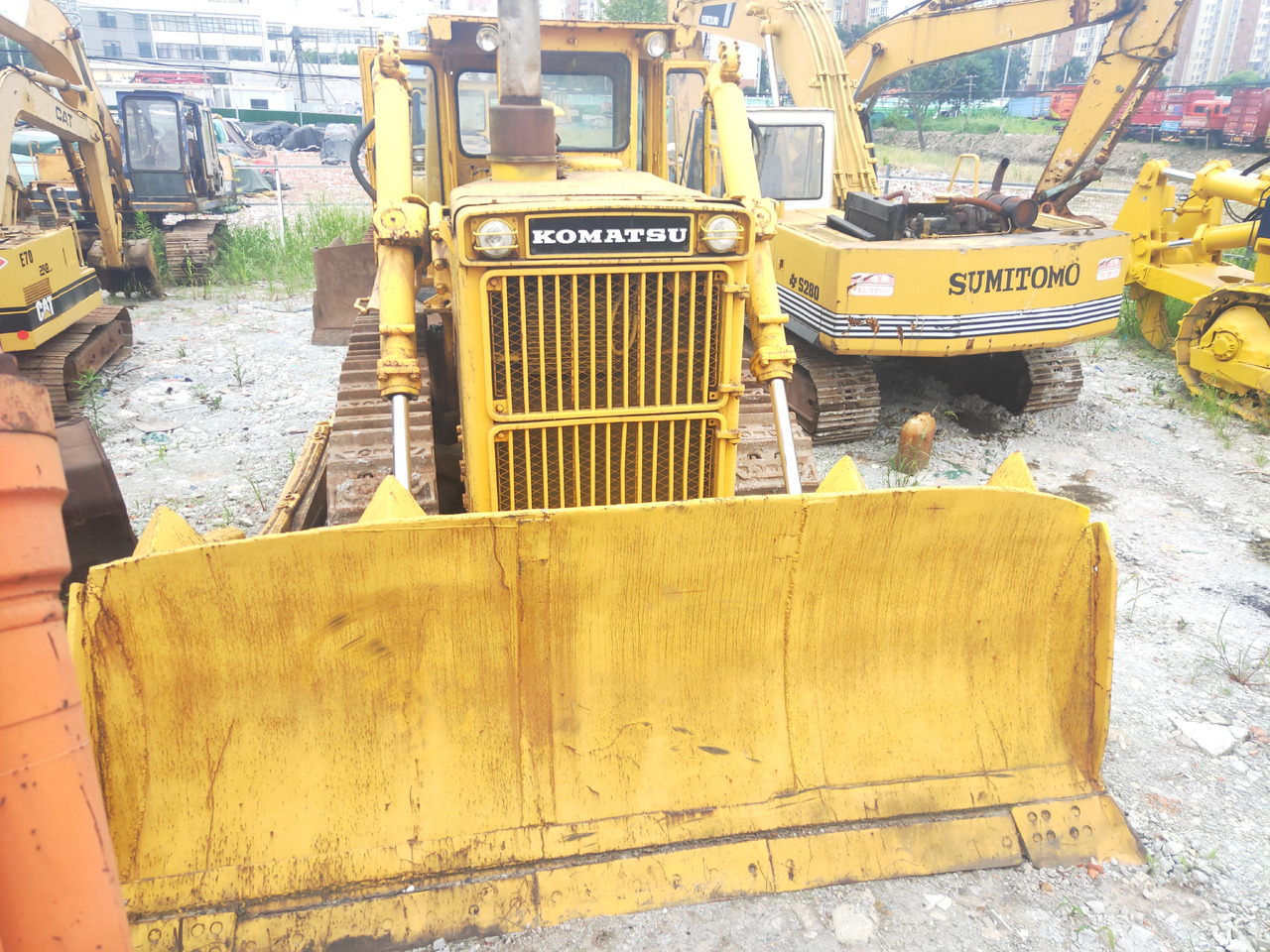 KOMATSU D155 - Buldozers: foto 3 KOMATSU D155 - Buldozers: foto 3