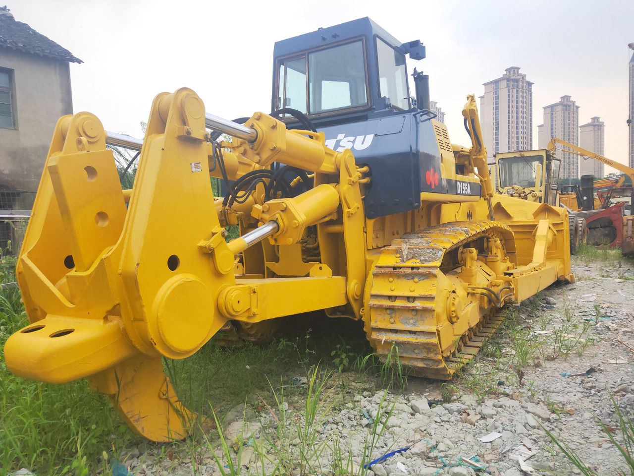 KOMATSU D155A-2 - Buldozers: foto 1 KOMATSU D155A-2 - Buldozers: foto 1