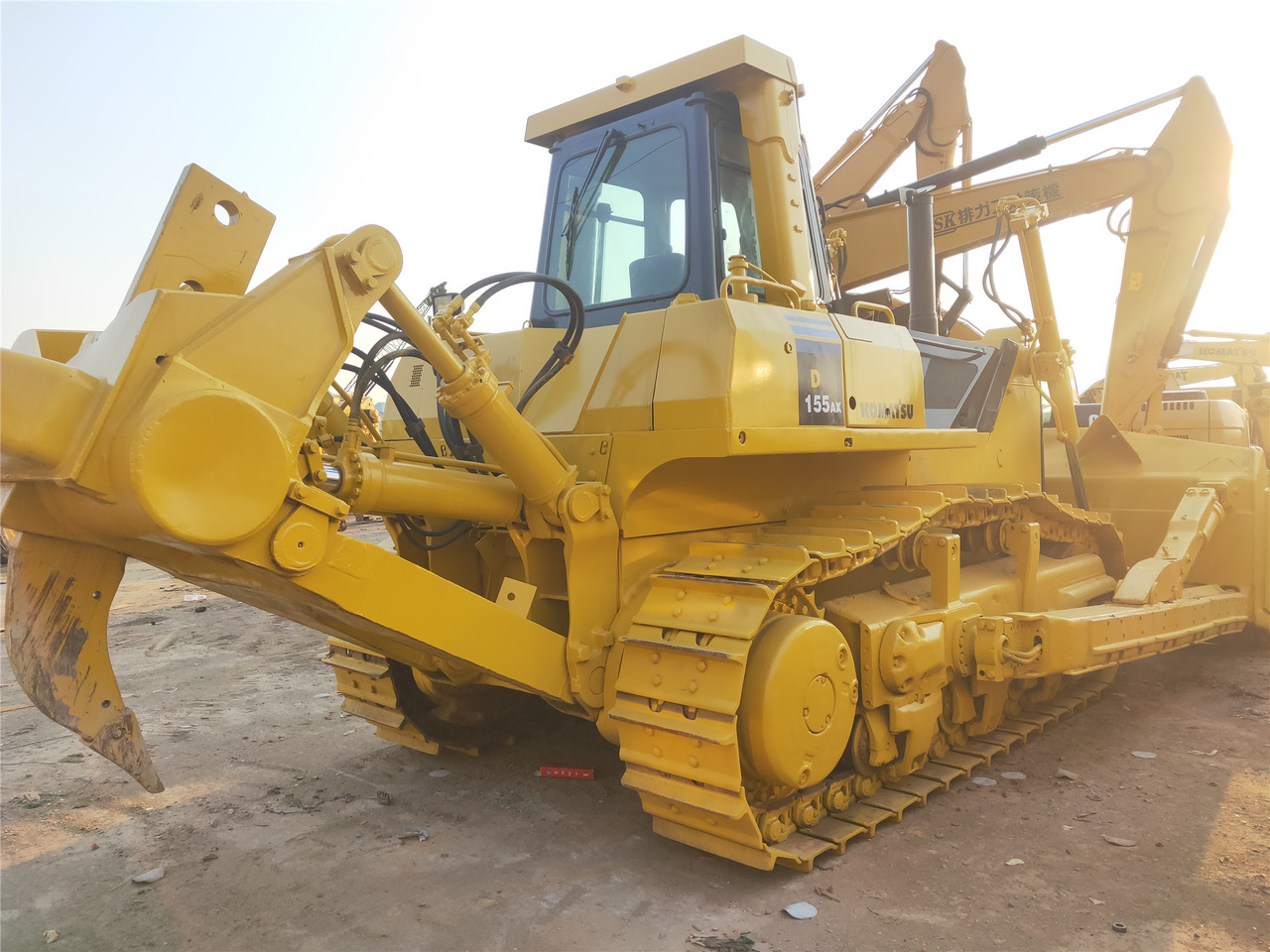 KOMATSU D155AX-5 - Buldozers: foto 4 KOMATSU D155AX-5 - Buldozers: foto 4