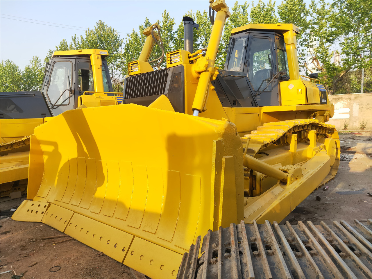 KOMATSU D155AX-5 - Buldozers: foto 1 KOMATSU D155AX-5 - Buldozers: foto 1