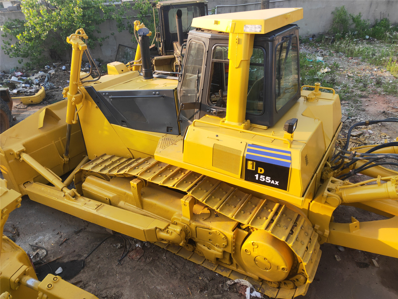 KOMATSU D155AX-5 - Buldozers: foto 1 KOMATSU D155AX-5 - Buldozers: foto 1