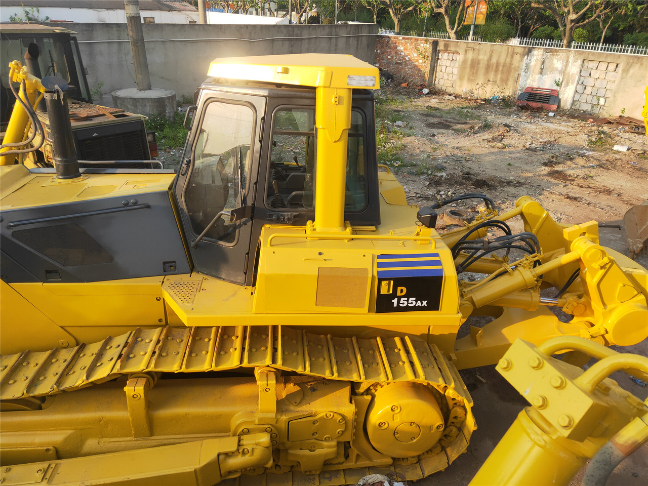 KOMATSU D155AX-5 - Buldozers: foto 2 KOMATSU D155AX-5 - Buldozers: foto 2
