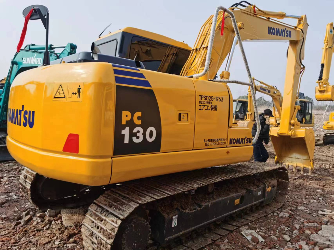KOMATSU PC130-7 - Kāpurķēžu ekskavators: foto 4 KOMATSU PC130-7 - Kāpurķēžu ekskavators: foto 4