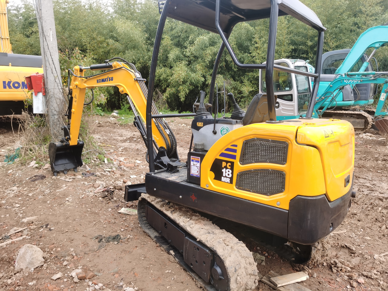 KOMATSU PC18MR - Kāpurķēžu ekskavators: foto 2 KOMATSU PC18MR - Kāpurķēžu ekskavators: foto 2