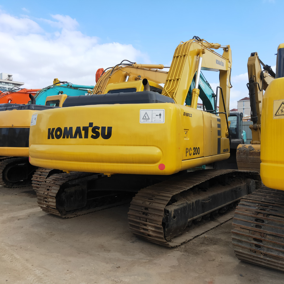 KOMATSU PC200-6 - Kāpurķēžu ekskavators: foto 2 KOMATSU PC200-6 - Kāpurķēžu ekskavators: foto 2