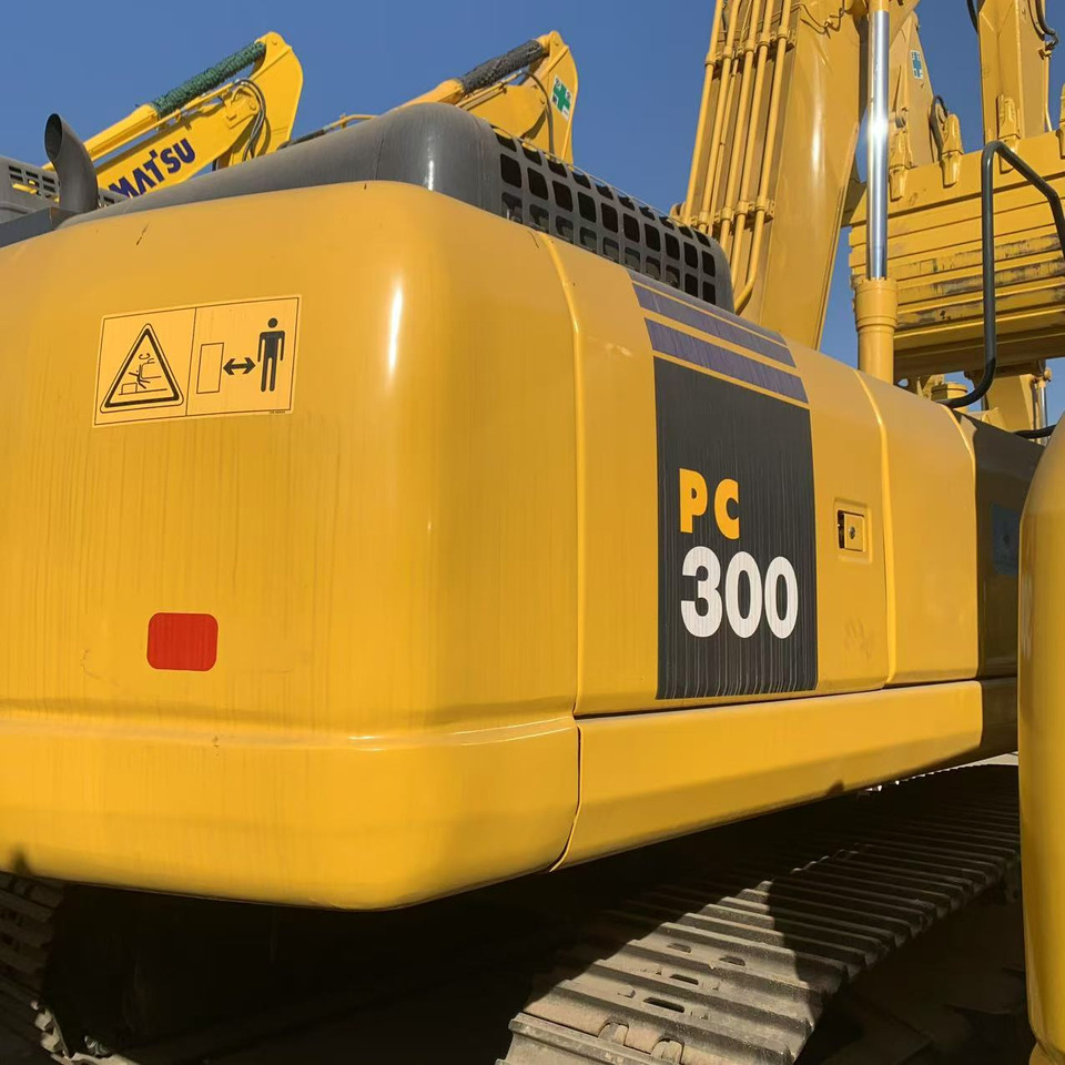 KOMATSU PC300-7 - Kāpurķēžu ekskavators: foto 3 KOMATSU PC300-7 - Kāpurķēžu ekskavators: foto 3