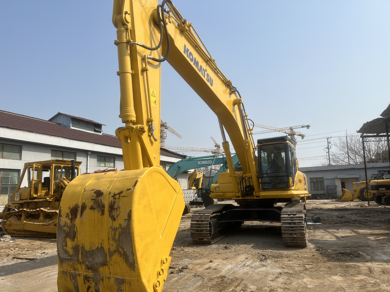 KOMATSU PC400-7 - Kāpurķēžu ekskavators: foto 5 KOMATSU PC400-7 - Kāpurķēžu ekskavators: foto 5