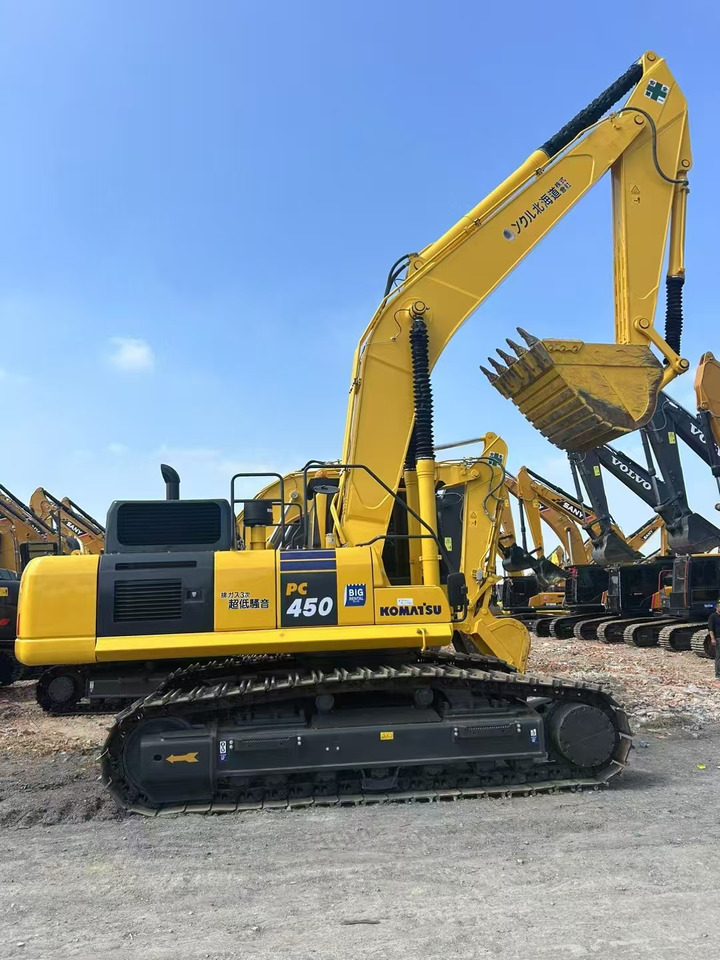 KOMATSU PC450-8 - Kāpurķēžu ekskavators: foto 1 KOMATSU PC450-8 - Kāpurķēžu ekskavators: foto 1