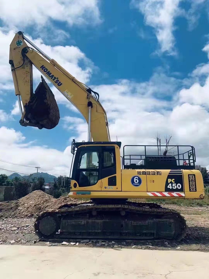 KOMATSU PC450-8 - Kāpurķēžu ekskavators: foto 1 KOMATSU PC450-8 - Kāpurķēžu ekskavators: foto 1