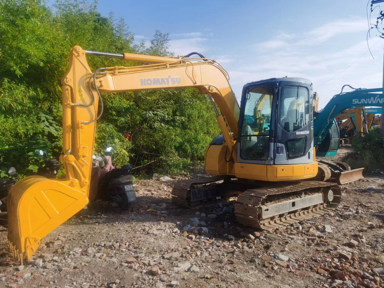KOMATSU PC78US - Kāpurķēžu ekskavators: foto 1 KOMATSU PC78US - Kāpurķēžu ekskavators: foto 1