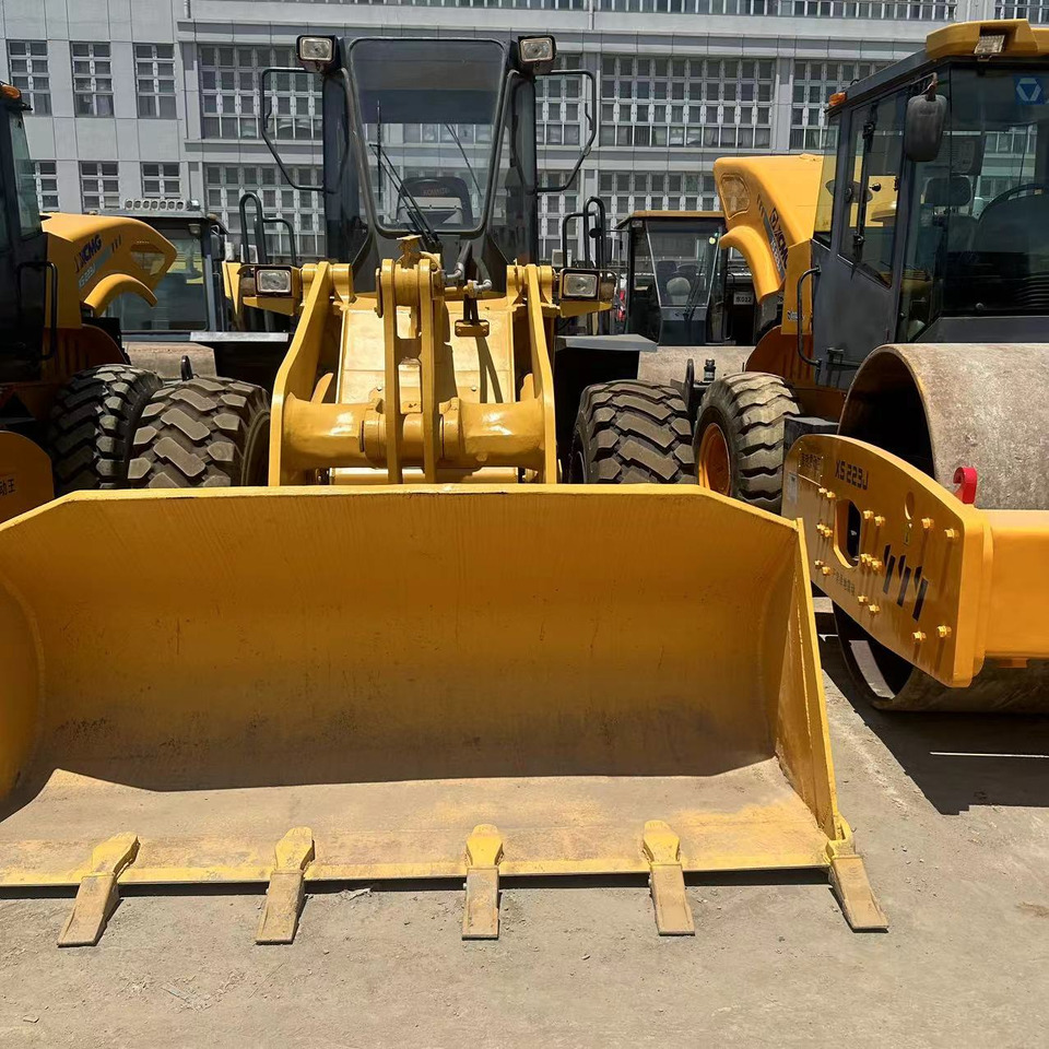 KOMATSU WA320 Wheel Loader Click for Discount - Riteņu iekrāvējs: foto 5 KOMATSU WA320 Wheel Loader Click for Discount - Riteņu iekrāvējs: foto 5