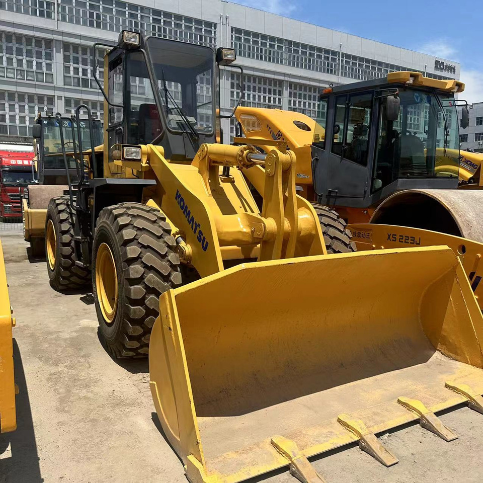KOMATSU WA320 Wheel Loader Click for Discount - Riteņu iekrāvējs: foto 1 KOMATSU WA320 Wheel Loader Click for Discount - Riteņu iekrāvējs: foto 1