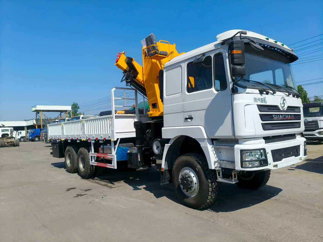 SHACMAN Truck Counted Crane 6x4 Click for Discount - Kravas automašīna pašizgāzējs: foto 1 SHACMAN Truck Counted Crane 6x4 Click for Discount - Kravas automašīna pašizgāzējs: foto 1