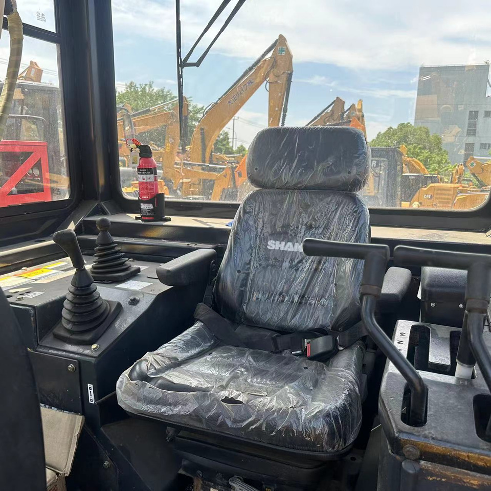 SHANTUI Bulldozer SD 32 Low Hours Good Condition - Buldozers: foto 4 SHANTUI Bulldozer SD 32 Low Hours Good Condition - Buldozers: foto 4