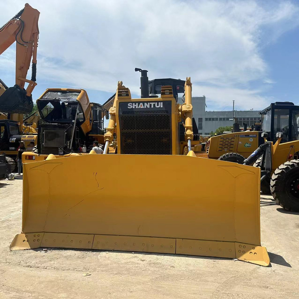 SHANTUI Bulldozer SD 32 Low Hours Good Condition - Buldozers: foto 3 SHANTUI Bulldozer SD 32 Low Hours Good Condition - Buldozers: foto 3
