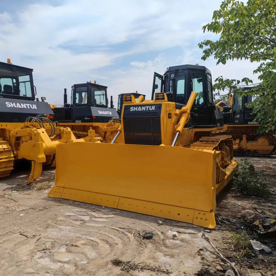 SHANTUI Bulldozer SD16 with Low Hours for Sale - Buldozers: foto 2 SHANTUI Bulldozer SD16 with Low Hours for Sale - Buldozers: foto 2