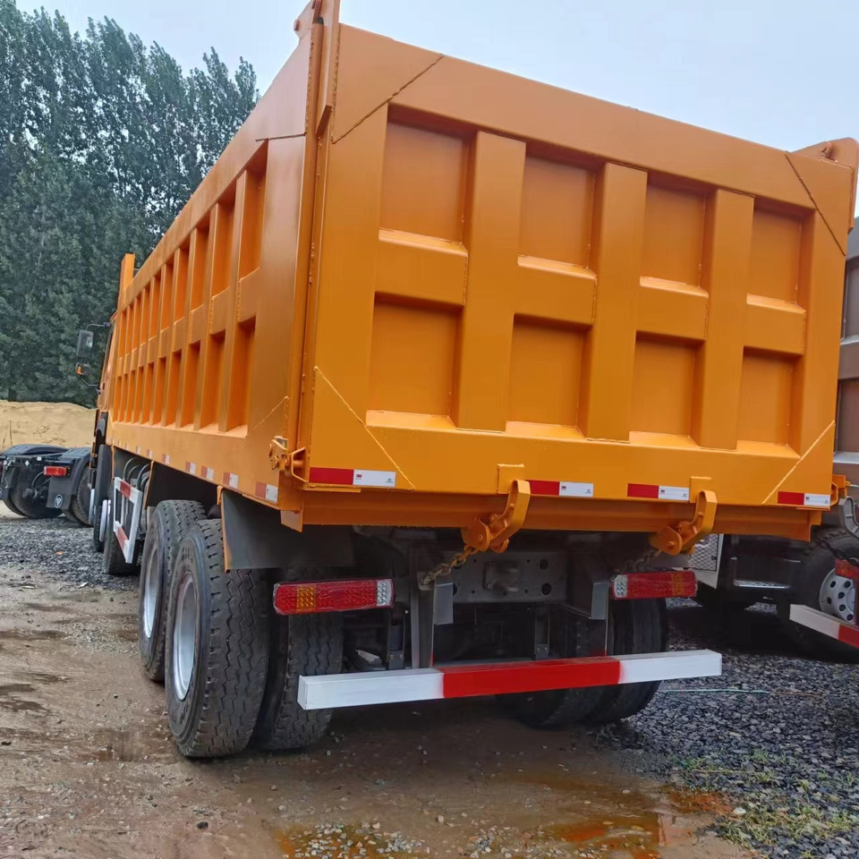 SINOTRUK 8x4 HOWO Dump Truck Click for Discount - Kravas automašīna pašizgāzējs: foto 4 SINOTRUK 8x4 HOWO Dump Truck Click for Discount - Kravas automašīna pašizgāzējs: foto 4