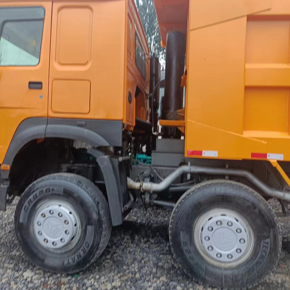 SINOTRUK 8x4 HOWO Dump Truck Click for Discount - Kravas automašīna pašizgāzējs: foto 5 SINOTRUK 8x4 HOWO Dump Truck Click for Discount - Kravas automašīna pašizgāzējs: foto 5