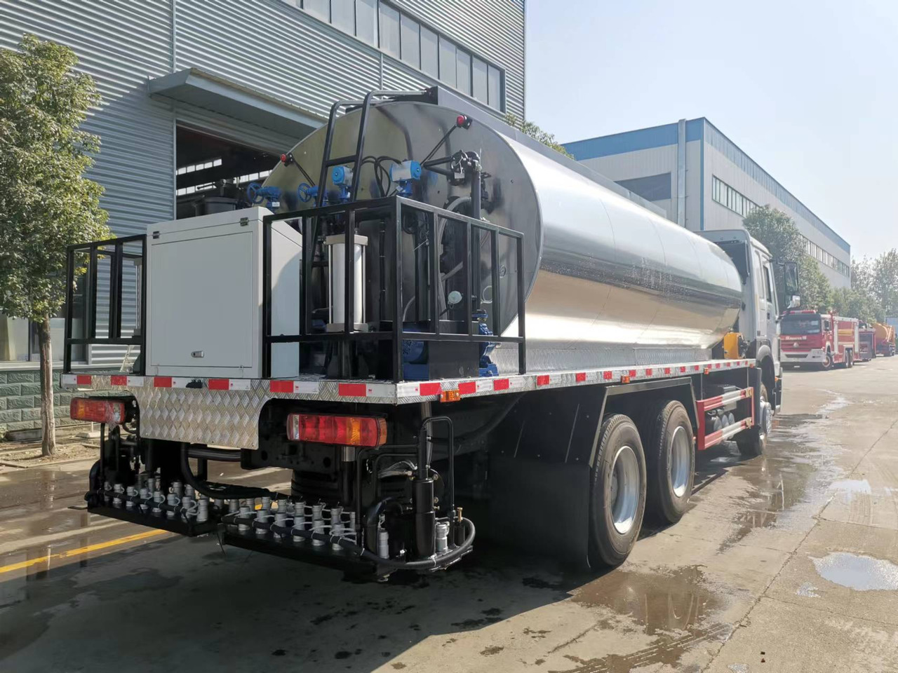 SINOTRUK HOWO CLICK HERE FOR DISCOUNT - Gudronators: foto 5 SINOTRUK HOWO CLICK HERE FOR DISCOUNT - Gudronators: foto 5