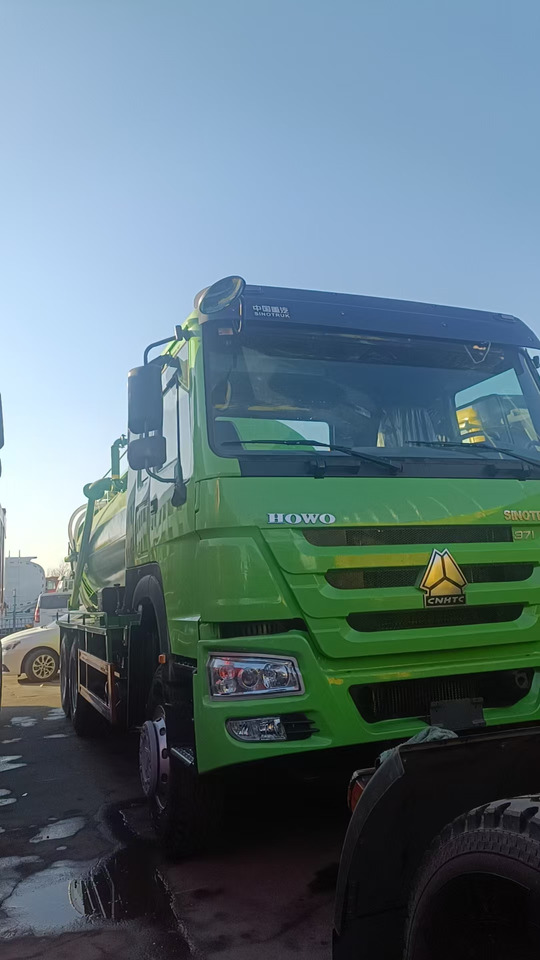 SINOTRUK HOWO Sewage Suction Truck 6*4 Click Here for Discount - Asenizācijas mašīna: foto 3 SINOTRUK HOWO Sewage Suction Truck 6*4 Click Here for Discount - Asenizācijas mašīna: foto 3