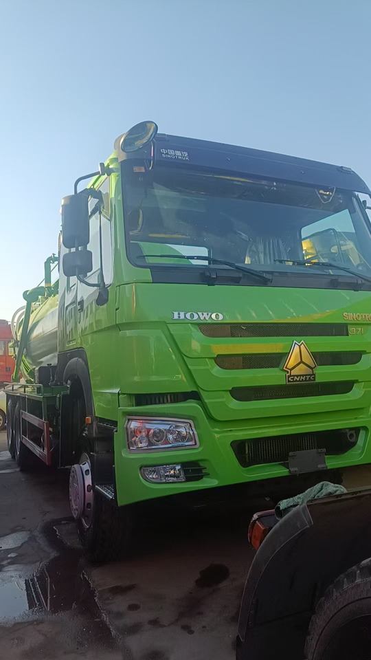 SINOTRUK HOWO Sewage Suction Truck 6*4 Click Here for Discount - Asenizācijas mašīna: foto 2 SINOTRUK HOWO Sewage Suction Truck 6*4 Click Here for Discount - Asenizācijas mašīna: foto 2