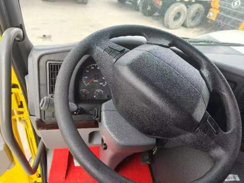 Kravas automašīna pašizgāzējs Sino HOWO 8x4 Dump Truck Click for Discount: foto 6