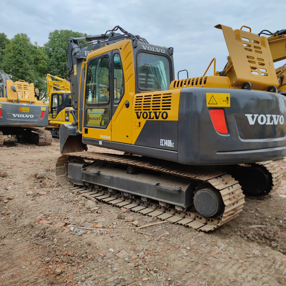 VOLVO EC140B - Kāpurķēžu ekskavators: foto 4 VOLVO EC140B - Kāpurķēžu ekskavators: foto 4