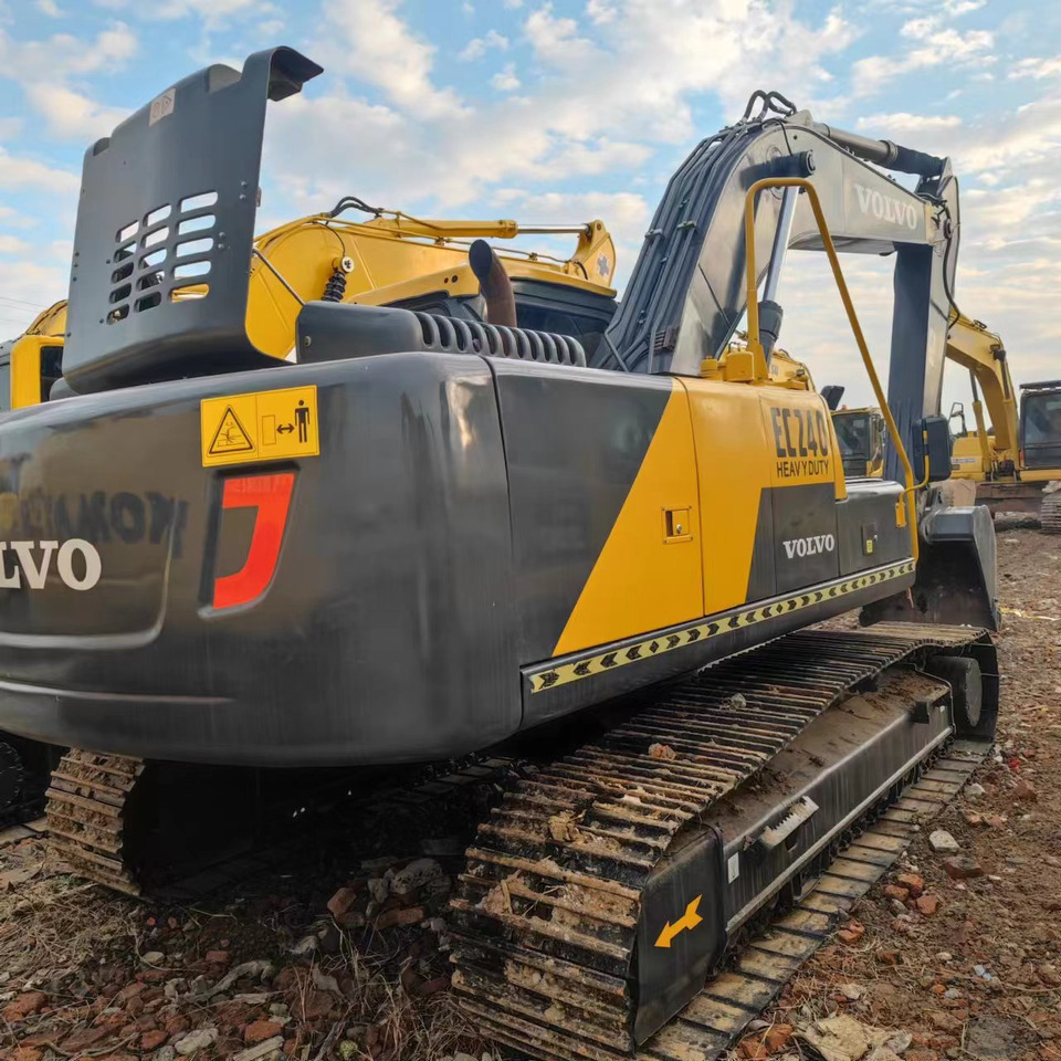 VOLVO Excavator EC240 Click for Discount - Ekskavators: foto 2 VOLVO Excavator EC240 Click for Discount - Ekskavators: foto 2