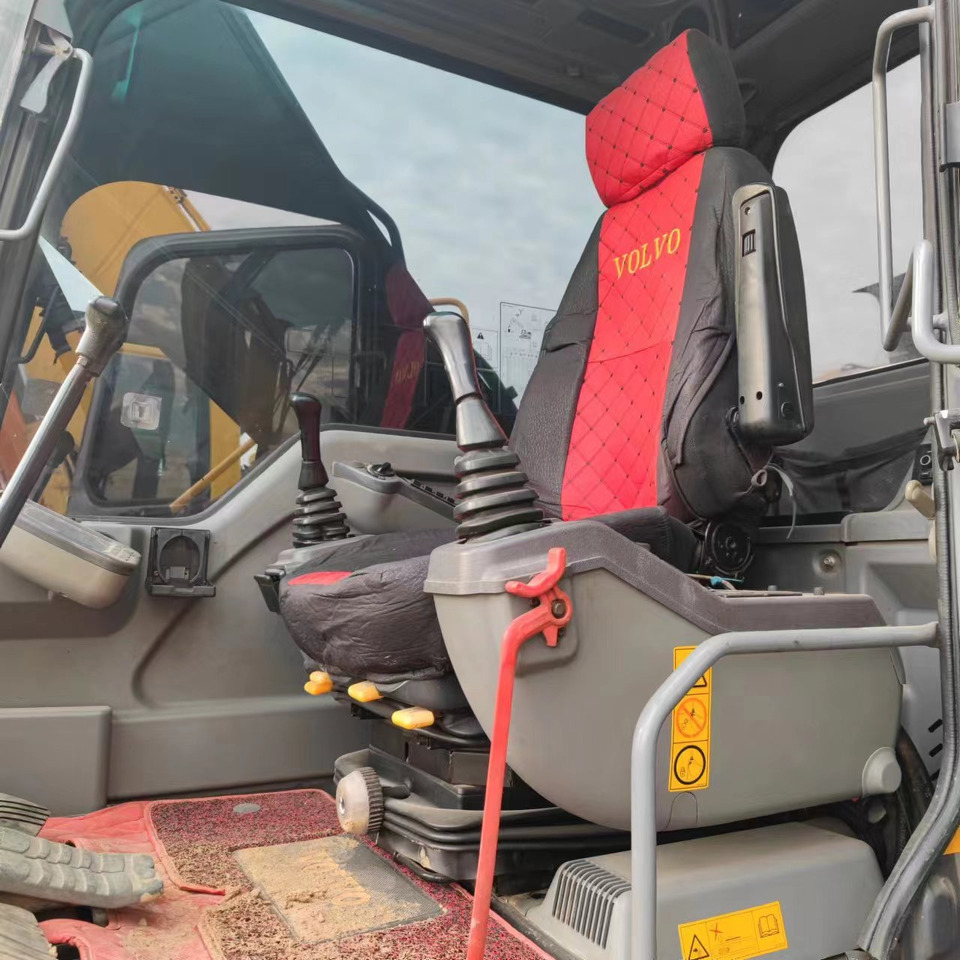 VOLVO Excavator EC240 Click for Discount - Ekskavators: foto 4 VOLVO Excavator EC240 Click for Discount - Ekskavators: foto 4