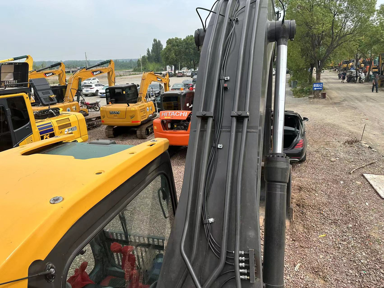VOLVO Excavator EC240D Cilck for Discount - Ekskavators: foto 3 VOLVO Excavator EC240D Cilck for Discount - Ekskavators: foto 3